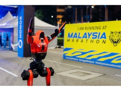 Robotik humanoid HONOR dari China memilih Malaysia sebagai destinasi antarabangsa pertama.