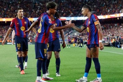 Raphinha (kanan) dan Yamal (dua dari kiri) memacu kemenangan 5-2 Barcelona ke atas Rayo Vallecano dalam saingan La Liga di Camp Nou awal pagi Selasa. Foto AFP