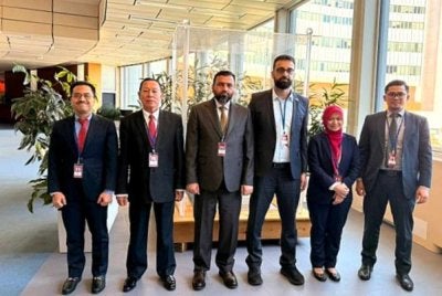Abd Halim (dua dari kiri) menghadiri Mesyuarat Plenari Ke-7 GlobE Network yang berlangsung di Vienna, Austria baru-baru ini. Foto: SPRM