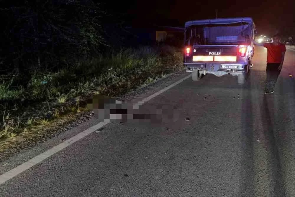 Pelanggaran itu menyebabkan mangsa berusia 29 tahun dipercayai meninggal dunia di tempat kejadian.