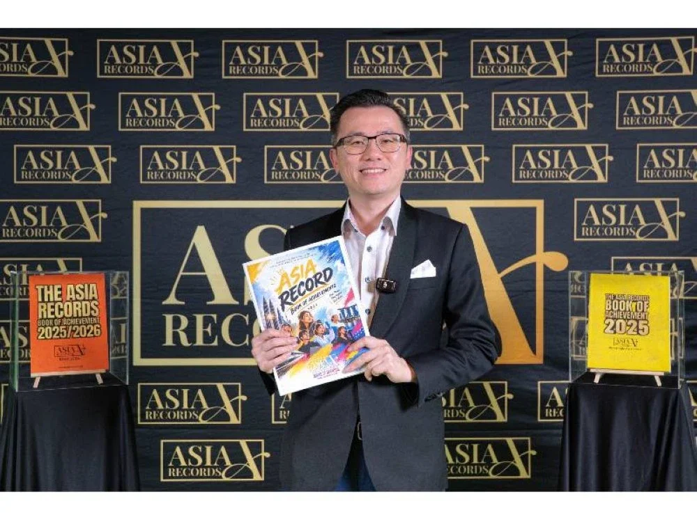 Asia Record lancar edisi ketiga buku pencapaian