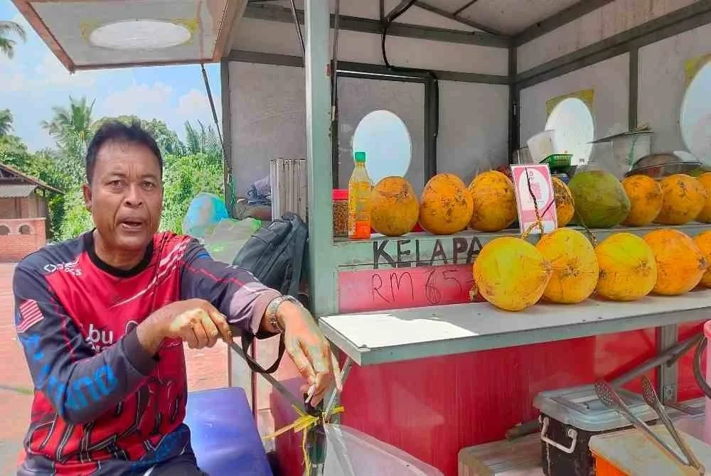 Ishak berdepan kerugian selepas kehadiran pelancong merosot akibat penutupan sepenuhnya akses ke Jambatan Victoria di sini susulan insiden berkenaan.