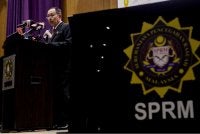 Abd Halim bercakap pada Sidang Media Khas SPRM di Ibu Pejabat SPRM. Foto: Bernama 