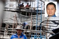 Zaidi (gambar kecil) berkata, perlindungan 24 jam memberikan ketenteraman jiwa kepada pekerja kerana kebajikan mereka dan keluarga tidak terhenti sebaik sahaja waktu bekerja tamat. Foto hiasan