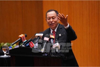 Ketua Pesuruhjaya SPRM, Datuk Seri Abd Halim Aman ketika sidang akhbar pada Rabu. Foto: SINAR HARIAN/MOHD HALIM ABDUL WAHID