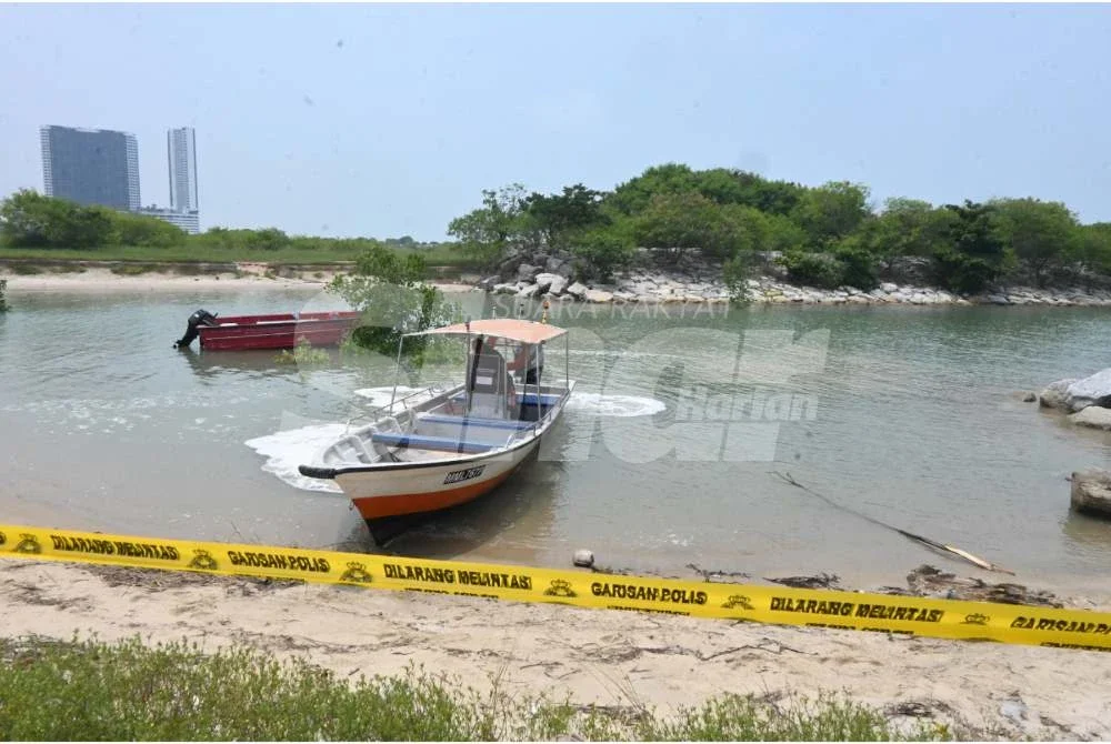 Operasi SAR membabitkan PDRM, JBPM, APMM serta Perbadanan Sungai-Sungai Melaka.