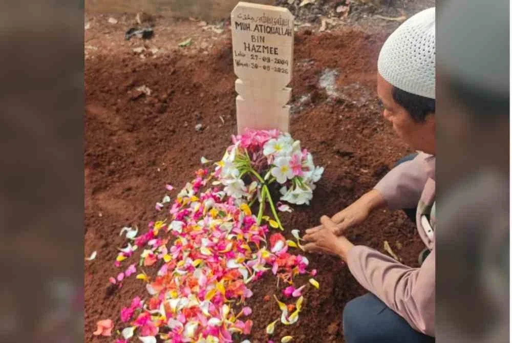 Jenazah Muhammad Atiqullah, 22 dikebumikan di Tanah Perkuburan Dunguswiru, Kecamatan Subang Kota, Indonesia pada hari sama dengan bantuan pihak kedutaan.