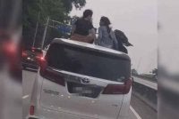 Kejadian yang dirakam pengguna jalan raya itu dipercayai berlaku bermula susur keluar Meru ke Jalan Jelapang-Simpang Pulai, bersebelahan dengan Lebuhraya Utara Selatan.