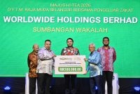 Sumbangan RM300,000 disembahkan kepada Tengku Amir Shah sempena Majlis Hi-Tea bersama Raja Muda Selangor, anjuran Lembaga Zakat Selangor (LZS) dengan kerjasama YRMS di Shah Alam pada Khamis.