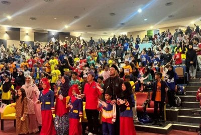 Sebahagian pelajar yang mengikuti bengkel persediaan PKSK di UM di sini.