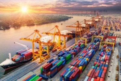 Malaysia perlu memastikan semua rekod berkaitan industri dan pergerakan kargo dapat dikemukakan dengan jelas sekiranya diperlukan dalam proses siasatan. Gambar hiasan 