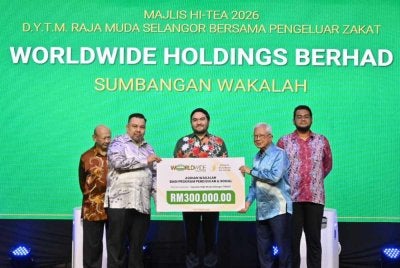 Sumbangan RM300,000 disembahkan kepada Tengku Amir Shah sempena Majlis Hi-Tea bersama Raja Muda Selangor, anjuran Lembaga Zakat Selangor (LZS) dengan kerjasama YRMS di Shah Alam pada Khamis.