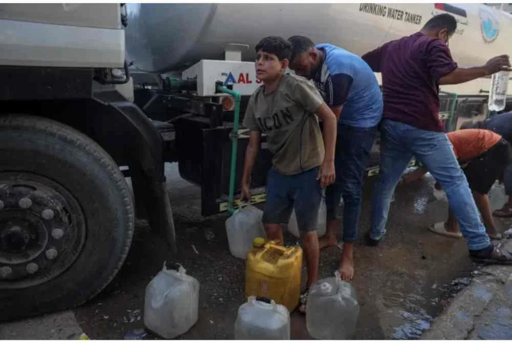 Kira-kira 75 peratus penduduk Gaza pula masih bergantung kepada bekalan air melalui lori tangki sebagai sumber utama air minuman.