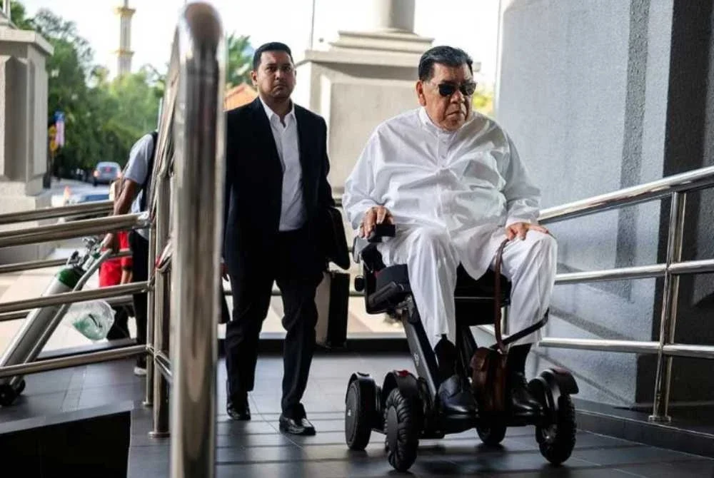 Abu Sahid didakwa atas lima pertuduhan menyalahgunakan wang milik syarikat berjumlah lebih RM458.5 juta yang diamanahkan kepadanya dalam akaun bank di Taman Tunku dan Taman Serdang Perdana antara 3 Mei 2016 hingga 21 Oktover 2019. -Gambar fail