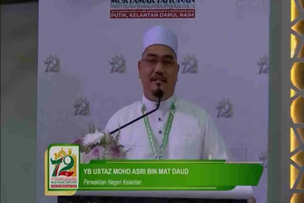 Mohd Asri ketika membahas ucapan dasar Presiden Pas. Foto Facebook Mohd Asri Mat Daud