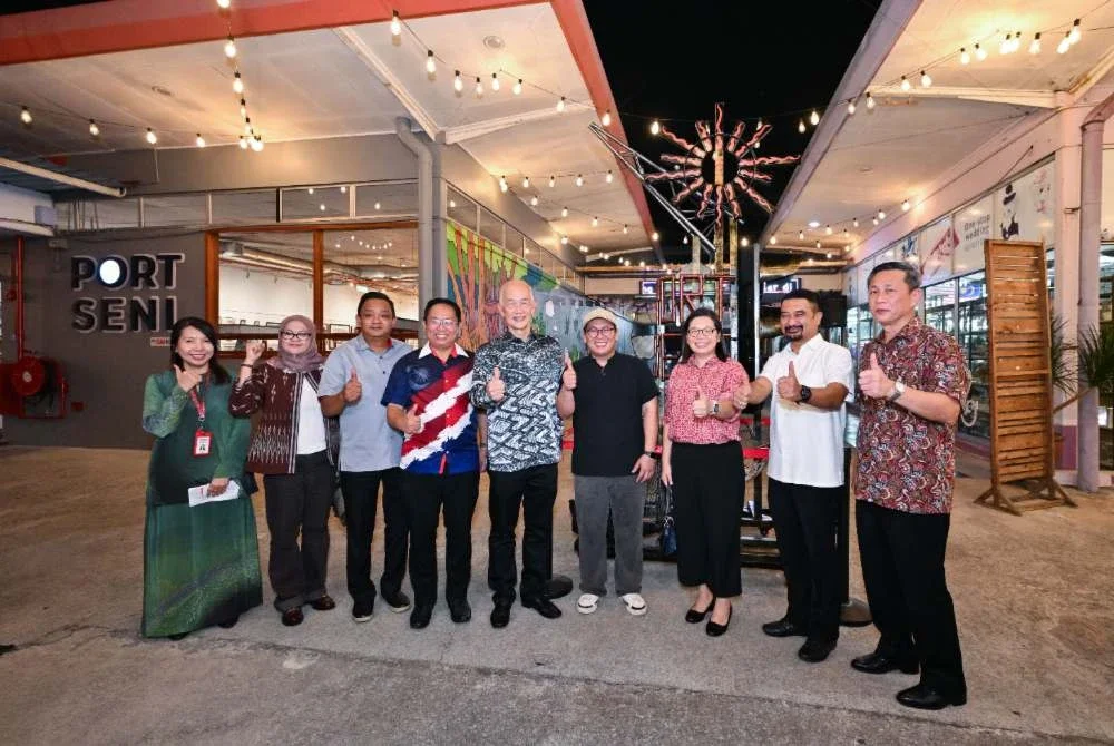 GM Klang melancarkan Port Seni, destinasi kreatif dan budaya baharu yang mengetengahkan bakat seni, hasil kraf dan produk tempatan dari Klang dan Selangor kepada pengunjung dalam dan luar negara.