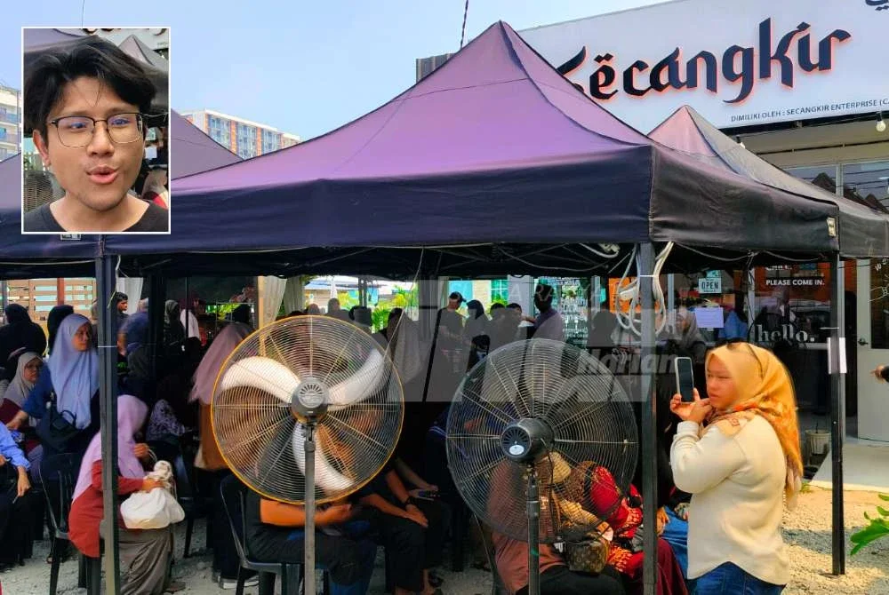 Orang ramai memenuhi khemah disediakan menunggu giliran membeli menu istimewa di Secangkir Cafe yang dibuka kali terakhir pada Jumaat. Gambar kecil: Muhammad Hazim Rais