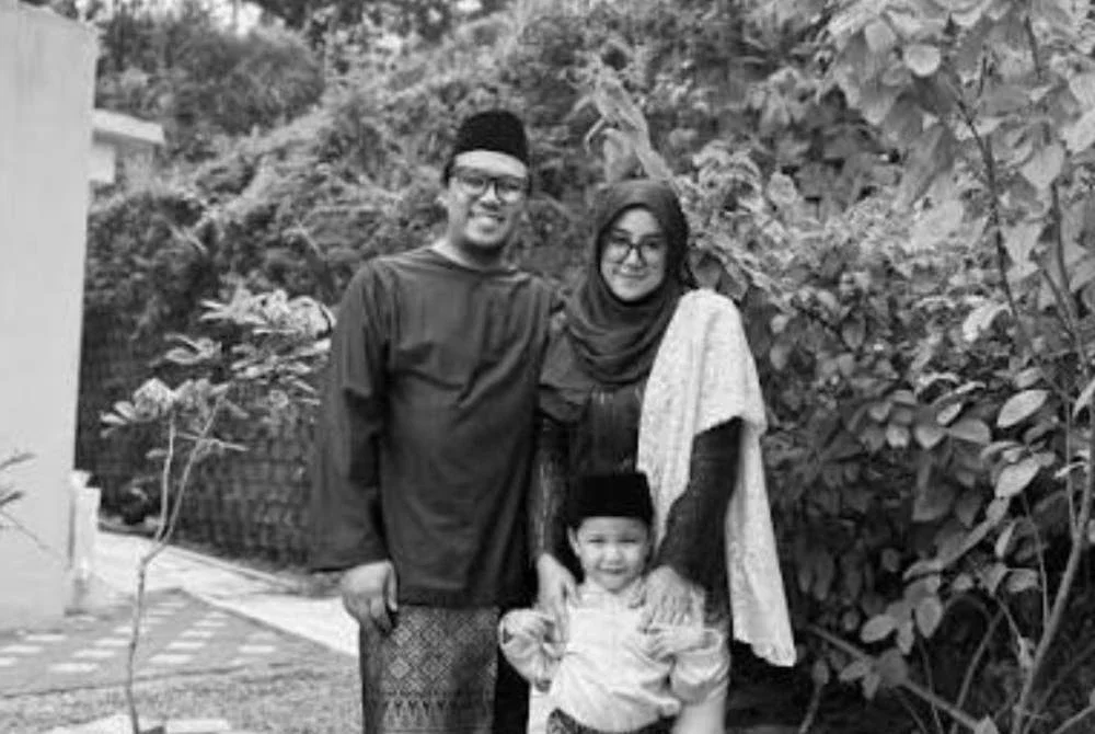 Nur Atiqah Sofiya (kanan) maut bersama suaminya dan anak lelaki mereka selepas Proton S70 yang dinaiki mereka terbabit dalam kemalangan membabitkan 11 kenderaan di KM110.4 LPT1 dekat Temerloh pada Isnin.