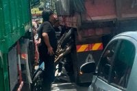 Seorang kanak-kanak lelaki 12 tahun maut selepas motosikal dinaiki dihimpit di tengah-tengah dua lori di hadapan Masjid Batu 3, Jalan Jeniang, Gurun, pada Khamis.