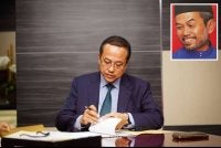 Potensi Dr Ahmad Samsuri sebagai calon Perdana Menteri atau Timbalan Perdana Menteri pada masa hadapan. Gambar kecil: Nordin 