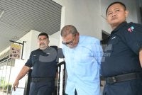 Yahya (tengah) tidak mengaku bersalah terhadap pertuduhan dibacakan ke atasnya pada Jumaat.