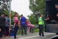 Kemalangan meragut dua nyawa itu berlaku di Kilometer 18 Lebuhraya Kota Bharu-Ketereh di sini pada jam 8.30 pagi tadi.
