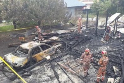 Dua warga emas dan dua kanak-kanak maut dalam kebakaran melibatkan sebuah rumah di Jalan Tepi Laut, Tanjung Sepat pada 2017.