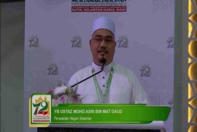 Mohd Asri ketika membahas ucapan dasar Presiden Pas. Foto Facebook Mohd Asri Mat Daud