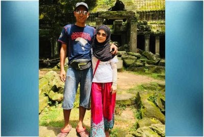Gambar kenangan Hani Othman bersama suaminya yang dilaporkan hilang di Nepal.