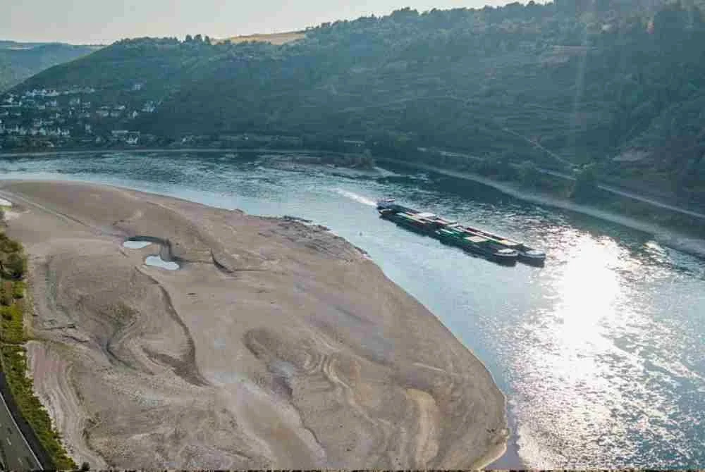 Sungai Rhine jatuh ke paras terendah pernah direkodkan di beberapa kawasan di Jerman dan Belanda ketika gelombang haba terus melanda rantau Eropah.