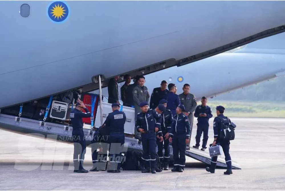 Antara peralatan yang dibawa dalam misi mencari dan menyelamat (SAR) di Nepal.