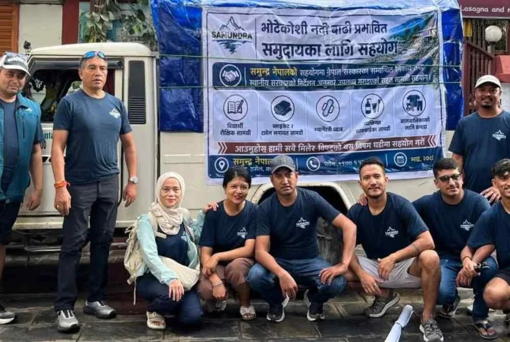 Hani bersama NGO tempatan bergerak ke kawasan terjejas dari Nuwakot menuju Betrawati bagi meneruskan misi bantuan.