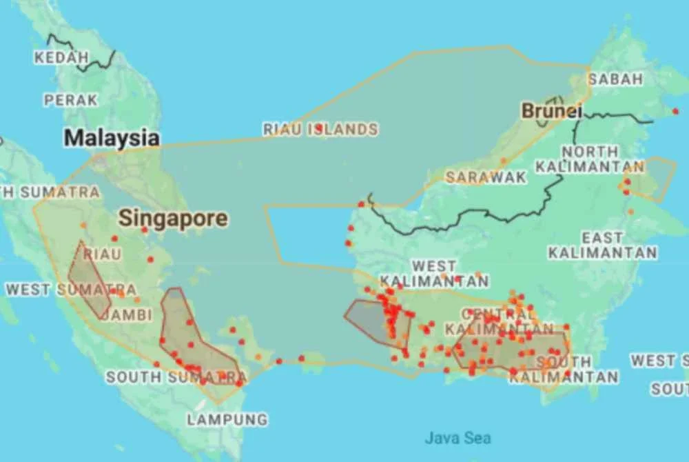 Titik panas dikesan secara bertaburan hingga meluas di Kalimantan dan Sumatera, manakala hanya beberapa titik panas dikesan di kawasan lain di selatan rantau ASEAN. Foto ASMC
