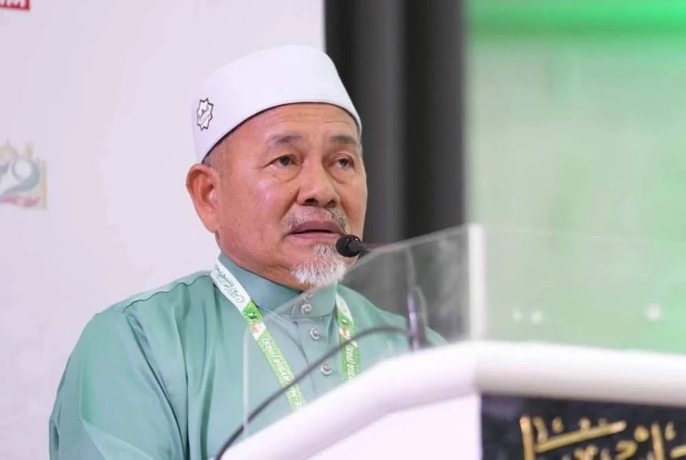 Tuan Ibrahim menyampaikan ucapan penggulungan pada Muktamar Tahunan Pas Kali Ke-72 di Pusat Tarbiah Islamiah Kelantan (PUTIK), Pengkalan Chepa di sini pada Sabtu.