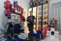 Model kedua yang dihasilkan Kuang Kui iaitu Super Ginrai yang dipamerkan di dalam bilik sebagai koleksi peribadinya.