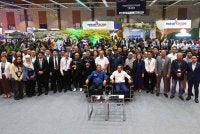 Menteri Pertanian dan Keterjaminan Makanan, Datuk Seri Mohamad Sabu (duduk depan, kiri) pada majlis pertukaran MoU sempena MAHA 2026 yang berlangsung di MAEPS Serdang.