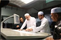 Zulkifli (dua dari kanan) mahu semua pihak berpolitik dengan matang dan berakhlak berasaskan keadilan serta kemaslahatan ummah, tanpa menggadaikan nilai akidah dan ukhuwah Islamiah,