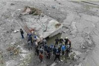  Pasukan penyelamat di Nepal berjaya menyelamatkan seorang lagi mangsa yang masih hidup, 10 hari selepas banjir kilat yang memusnahkan melanda kawasan Himalaya.