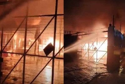 Kebakaran melibatkan lima kedai termasuk bengkel kereta, kedai kimpalan, kedai barang lusuh dan kilang kayu. Foto sumber Facebook Bomba Sukarela Kuala Sungai Pinang Balik Pulau