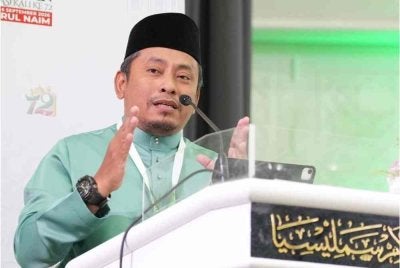 Ahmad Fadhli ketika menyampaikan ucapan penggulungan pada Muktamar Tahunan Pas Kali Ke-72 di Pusat Tarbiah Islamiah Kelantan (PUTIK), Pengkalan Chepa, Kota Bharu pada Sabtu.