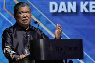 Mohamad ketika berucap pada Majlis Perasmian Konvensyen MAHA 2026 di sebuah hotel malam ini. Foto Bernama