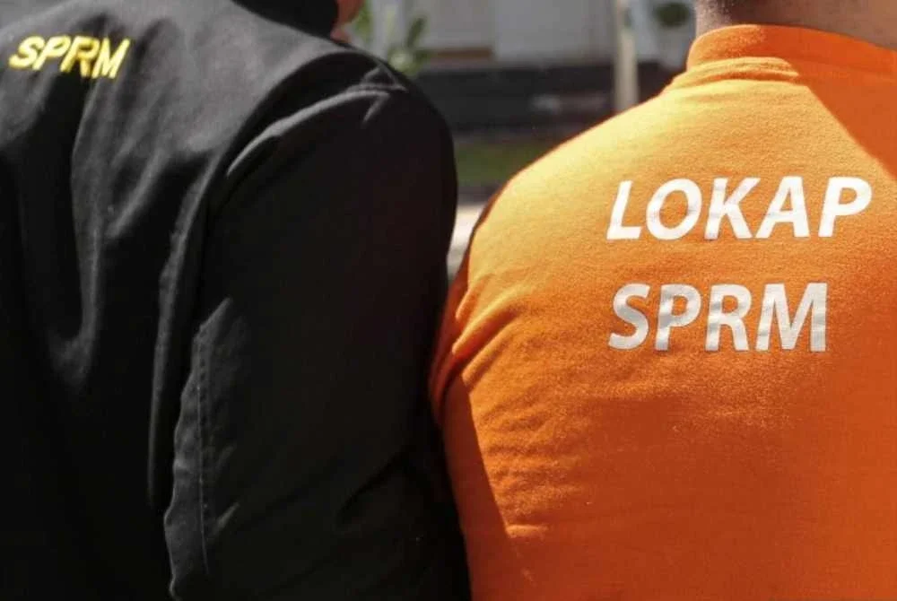 Amalan memakaikan baju lokap oren kepada individu yang dibawa ke mahkamah bagi tujuan permohonan reman dihentikan wajar dihargai - Gambar hiasan