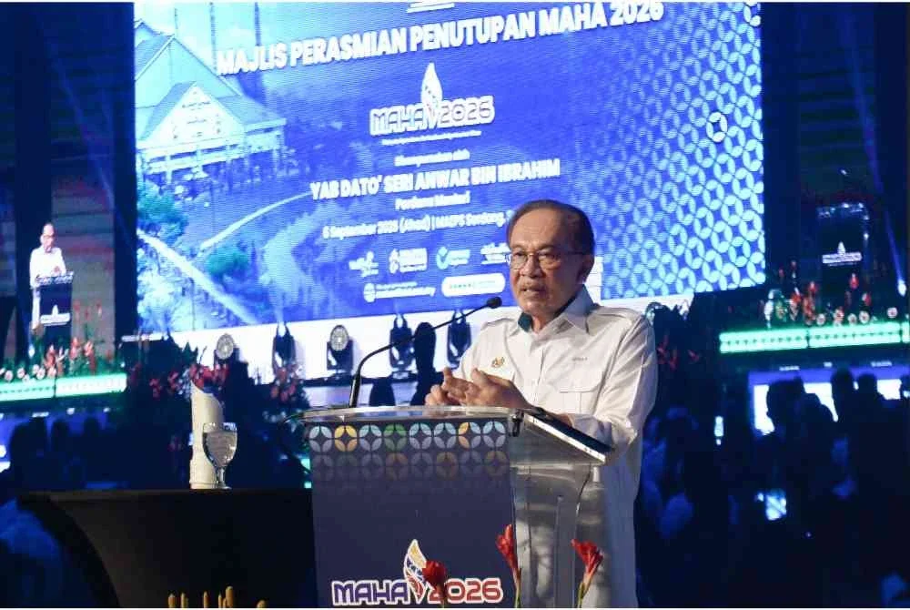 Perdana Menteri, Datuk Seri Anwar Ibrahim berucap pada Majlis Penutupan Pameran Pertanian, Hortikurtur Dan Agro Pelancongan Malaysia (MAHA) 2026 di Taman Ekspo Pertanian Malaysia Serdang (MAEPS) hari ini.