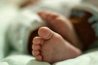 Suspek didakwa menutup kepala bayi itu dengan beg plastik sebelum meniarapkannya di rumah mereka di Fukuyama. - Foto Agensi