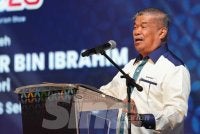 Mohamad menyampaikan ucapan pada Majlis Penutupan Pameran Pertanian, Hortikultur dan Agropelancongan Malaysia (MAHA) 2026 di Taman Ekspo Pertanian Malaysia (MAEPS), Serdang pada Ahad. FOTO: SINAR HARIAN/ ROSLI TALIB 