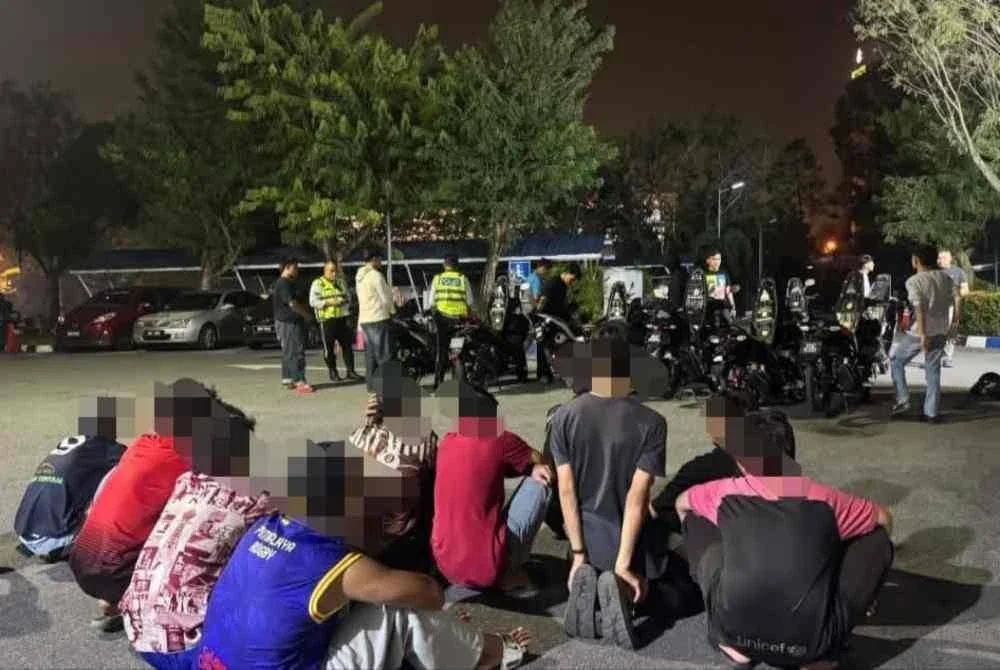 Antara penunggang motosikal yang ditahan menerusi Operasi Bersepadu Samseng Jalanan di sekitar Putrajaya pada Sabtu. Foto: IPD PUTRAJAYA