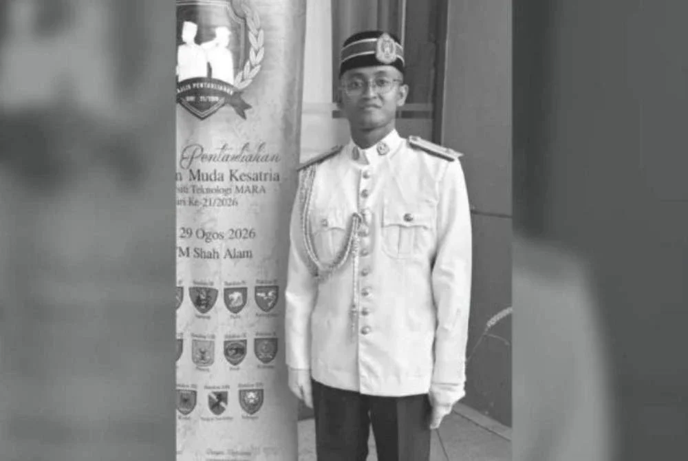 Fadhlan Fakhry Solana dilaporkan rebah pada Jumaat lepas sebelum disahkan meninggal dunia kira-kira 2 petang Sabtu semasa menerima rawatan di HoSHAS, Temerloh, Pahang.