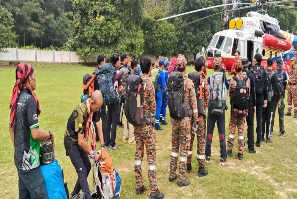 Operasi mencari dan menyelamat (SAR) digerakkan selepas keenam-enam individu terbabit gagal keluar mengikut jadual di Pos Kemar pada 3 September lalu.