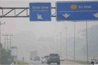 Keadaan jerebu di Sarawak masih belum pulih sepenuhnya dan bacaan IPU di beberapa kawasan, khususnya Serian dan Samarahan, masih berada pada tahap amat tidak sihat. - Foto fail Bernama