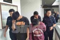 Ketiga-tiga tertuduh tidak mengaku bersalah mencuri 19 barangan di sebuah pasar raya di Ayer Keroh, minggu lalu.